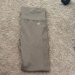Brown High-Waisted Leggings